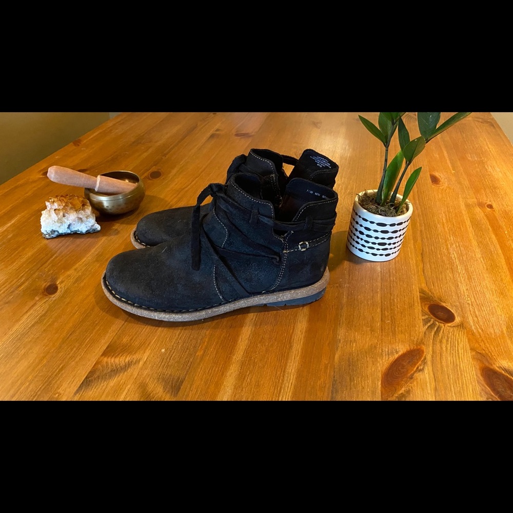 Born Tarkiln ankle boots